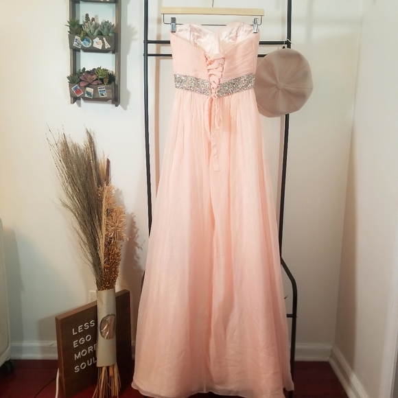 ANNYLEE XS Peachy Prom, Bridesmaid Dress with Rhinestones and Ribbon Tied Back - Picture 2 of 5